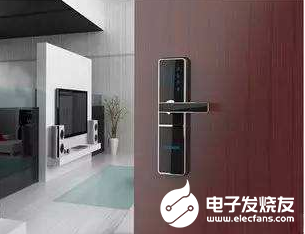 随着精装修时代的到来 智能锁的初装量近年来持续走...