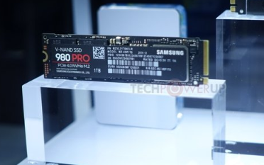 三星展示一款MLC闪存的PCIe 4.0 SSD...