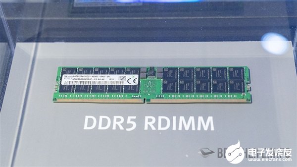 SK海力士展示单条64GB DDR5内存 频率最...