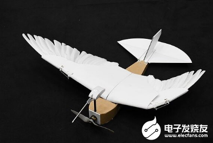 科学家制造出鸽子机器人 一种能模仿鸟类飞行方式的.
