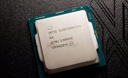 Intel第10代酷睿处理器,i9-10900实物图曝光