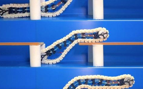 一款由大学团队开发出的RCTR履带机器人