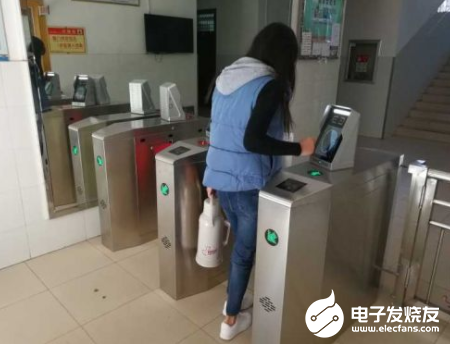 人脸识别门禁便利民众 能够避免间接接触