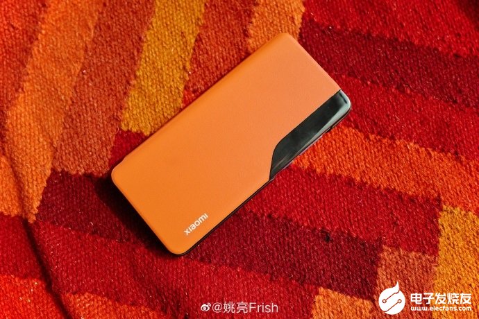 小米10/Pro翻盖保护套发售,视窗可显示时间和状态