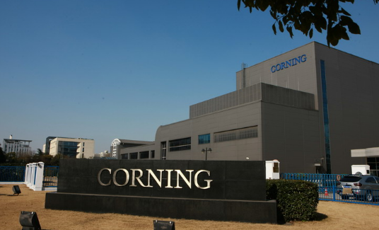 康宁和Qualcomm Technologies...