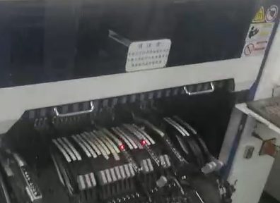 高速貼片機與泛用貼片機的差別是什么,各具哪些特點