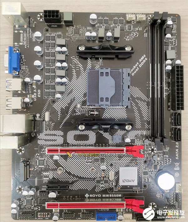 首塊B550主板曝光 兩根PCIe 4.0 x1...