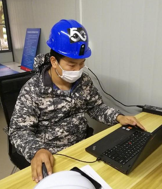 浙江移动成功打造出了一款基于5G技术的智能头盔