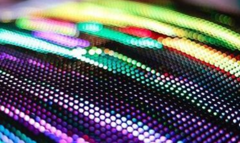 LG Display计划从尼康引进一台步进式光刻...