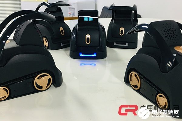 Love一丙社交寵物機器人介紹