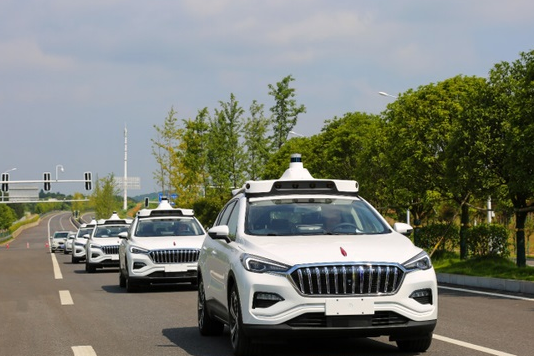 中国第一个 百度Apollo将建设大型5G车路协...
