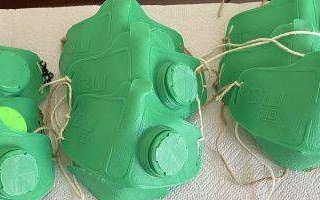 大学生利用3D打印机为医务人员打印口罩
