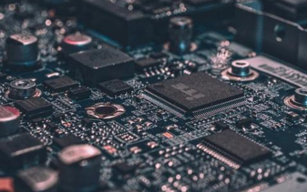 新型纳米器材诞生,比晶体管运行速度快100倍
