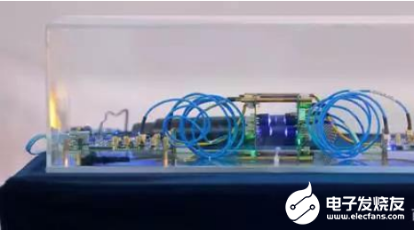 中国发布全球首款可见光通信芯片,有光就可上网