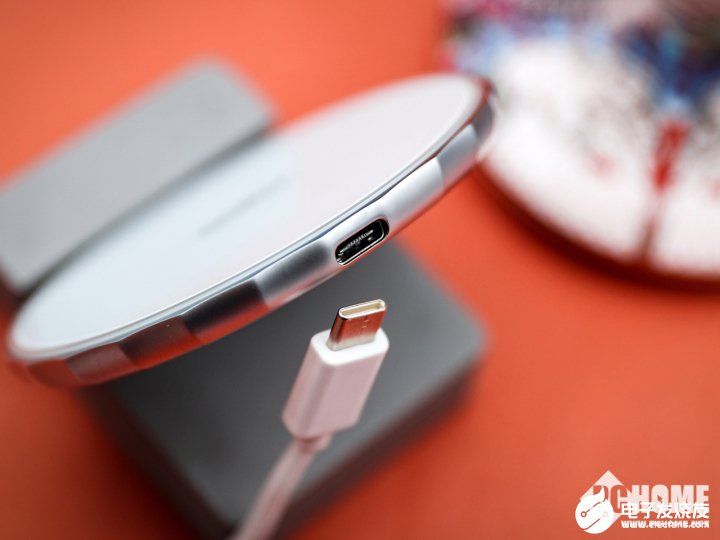 雷柏XC500无线充电器性能评测,具有绝佳的兼容性及安全性
