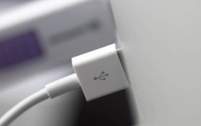 USB4的传输速度高达40Gbps,仅支持Typ...