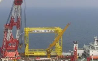 400MW海上风电项目首个嵌岩施工下平台顺利完成...