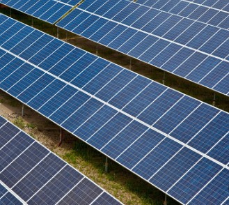 电子工业生产中不可缺少的基础性原材料之一是什么？