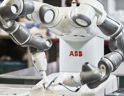 華為Atlas900訓練集群位于“AI+基礎技術...