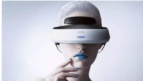 VR/AR技术与传媒领域的深度融合