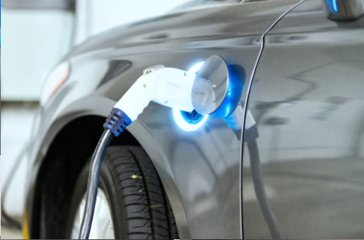 搭载刀片电池的比亚迪汉新能源汽车,能否击败特斯拉的Model 3?
