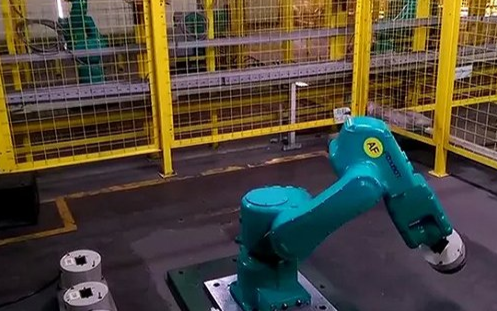 代工巨頭富士康發布AGV新品 與打造無人工廠