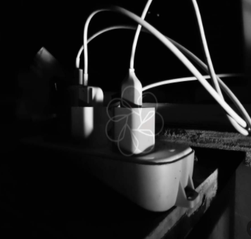 蘋果為什么還要推出20W PD快充充電器?