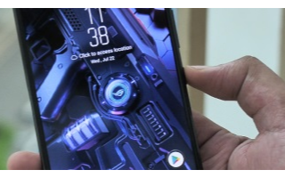 华硕最近发布了具有一些荒谬规格的ROG Phon...