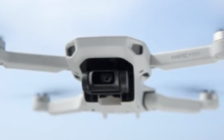 大疆御Mavic Mini无人机可实现最远达4公...