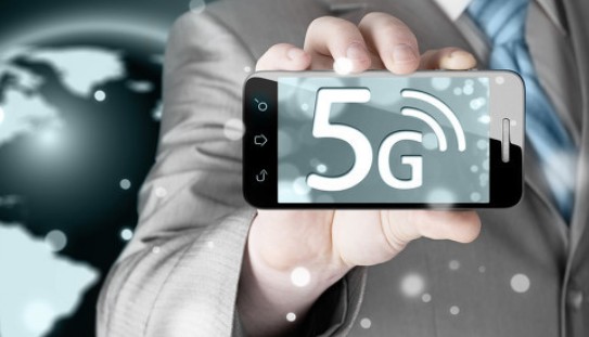 到2025年,全球5G小基站的部署和升级将达到1...