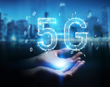 为5G领先地位,美国边制裁华为边拍卖5G网络频谱