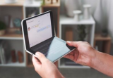 微软已经发布了其最新的双屏Android手机Su...