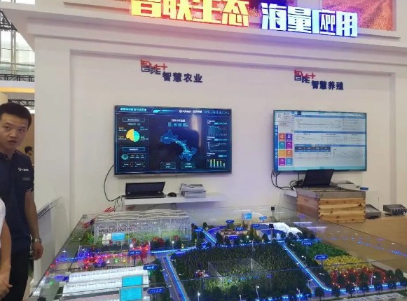 中国移动与上海飞机制造公司合作探索打造了几十个个...