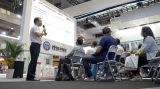 集萃智造在展会现场展示了其机器人丰富的应用场景