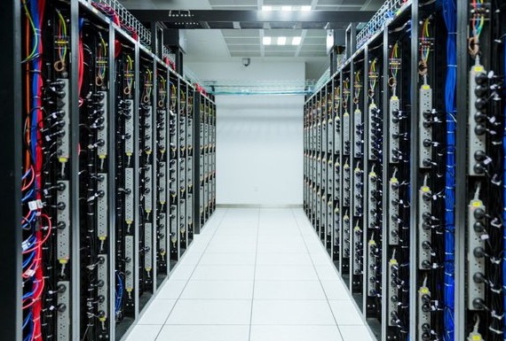 思科预测2025年全球数据流量将会从2020年的...