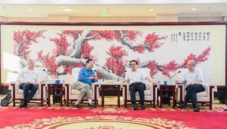 任正非和白春礼的重要握手,中国光刻机的破局之路任...