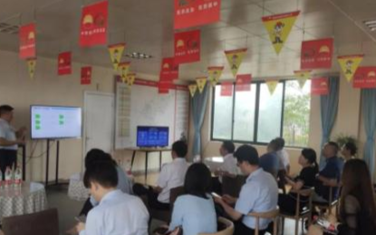 成渝高速李文虎一行到弘和AI加油站安全预警管理平...