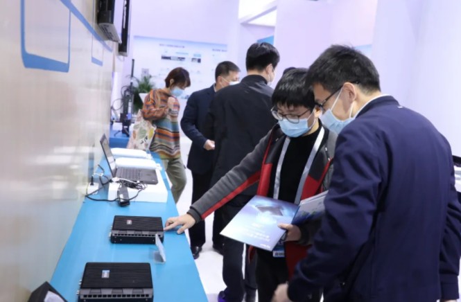 鼎桥LTE智慧轨道解决方案为城市轨道交通通信系统...