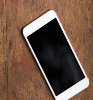 iPhone 12系列与华为Mate40系列,你...