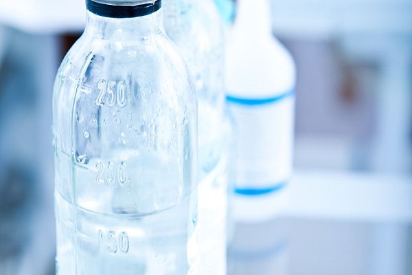 通過外觀缺陷視覺檢測系統來對飲料瓶進行外觀缺陷檢...