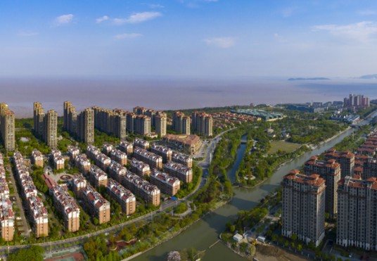 海盐瞄准数字经济发展契机,发挥了浙江接轨上海的前...