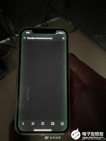 屏幕偏黄后,苹果iphone 12用户发现屏幕出现"发绿"情况