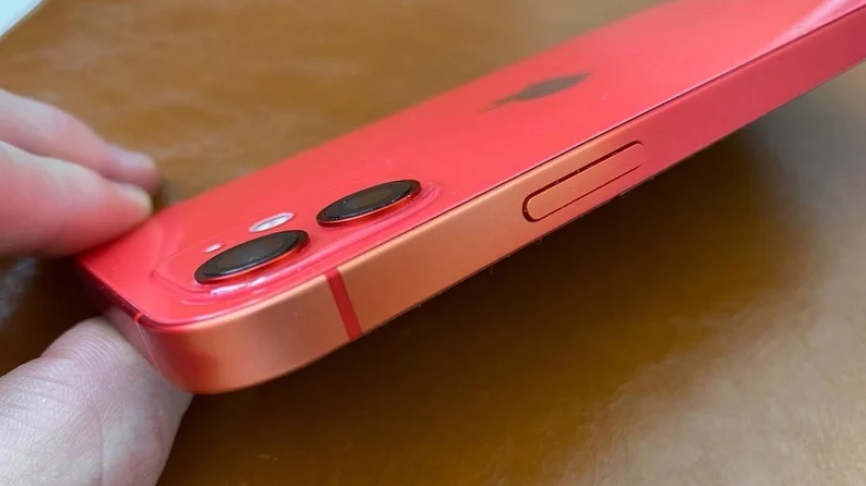 部分iPhone 12鋁製機身出現褪色 HTC發...