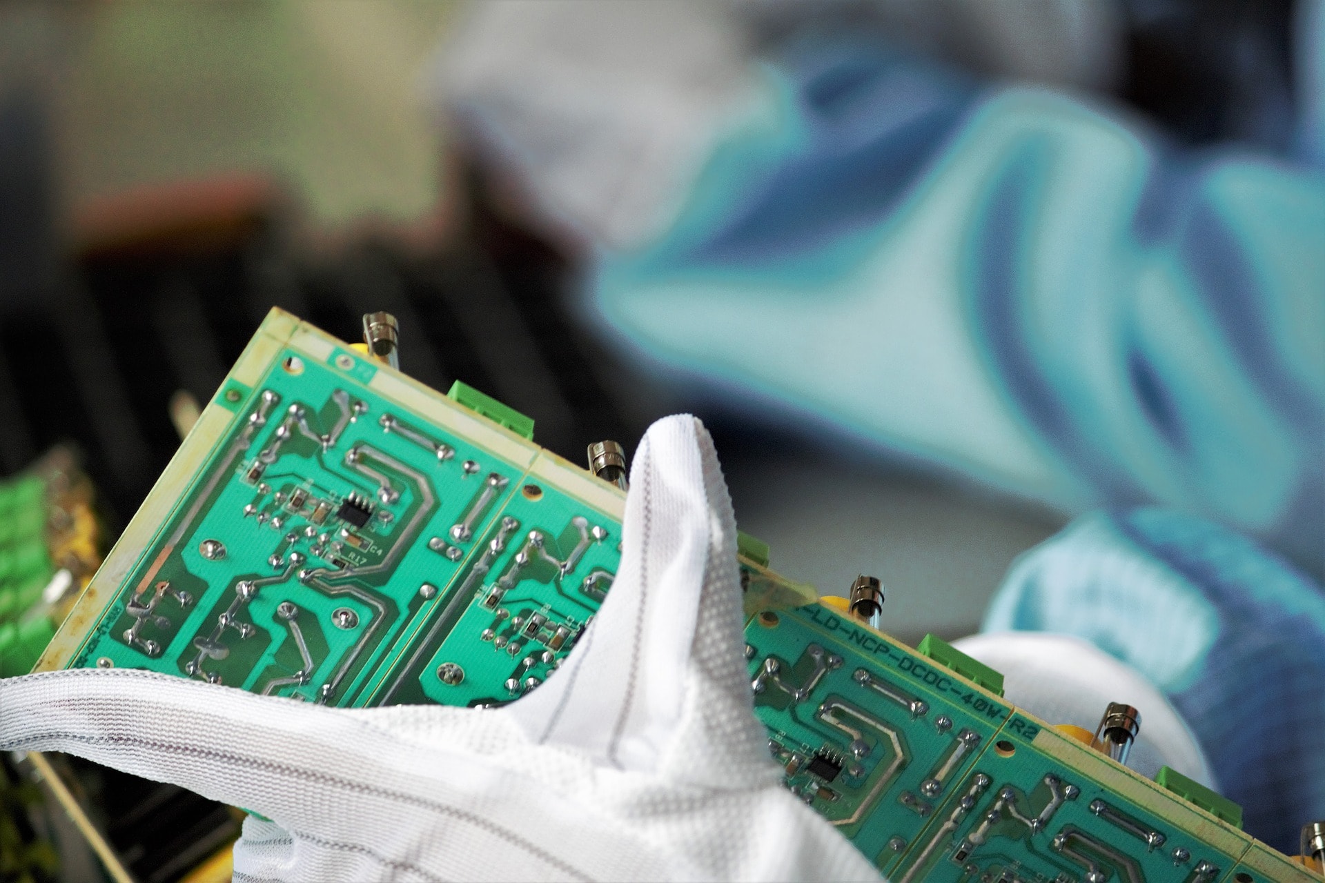 表面貼裝技術(SMT)PCB組裝的主要優點