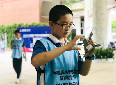 学习无人机编程已经成为了许多学校、家长的不二选择