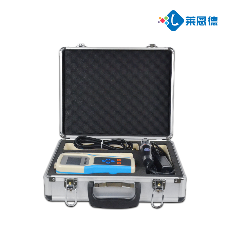 土壤水分温度盐分ph测定仪的强大功能优点
