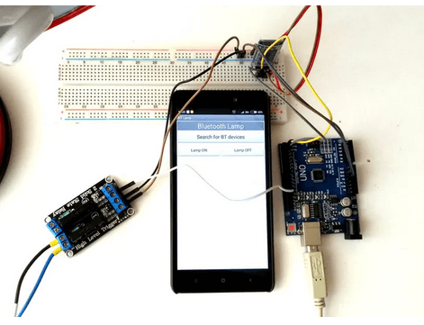 如何使用Arduino Uno和HC-06实现智能手机对电灯的控制