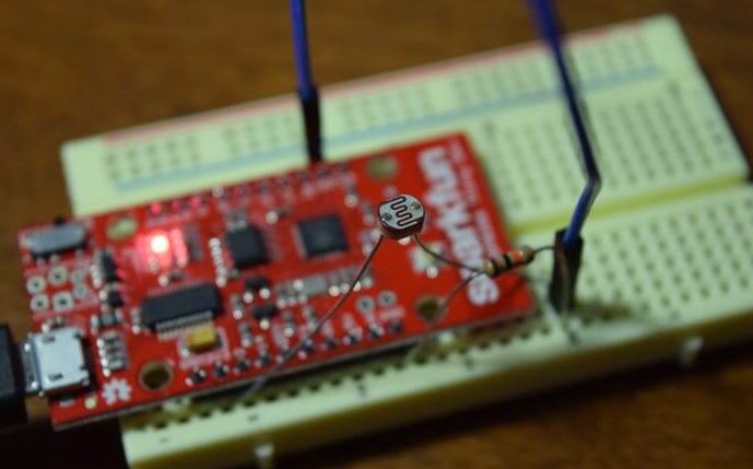 如何使用ESP8266开发板制作光强度检测器