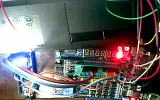 采用 RL78/G13 开发板控制数码管的动态显示