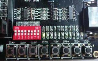 采用FPGA DIY 开发板实现跑马灯功能